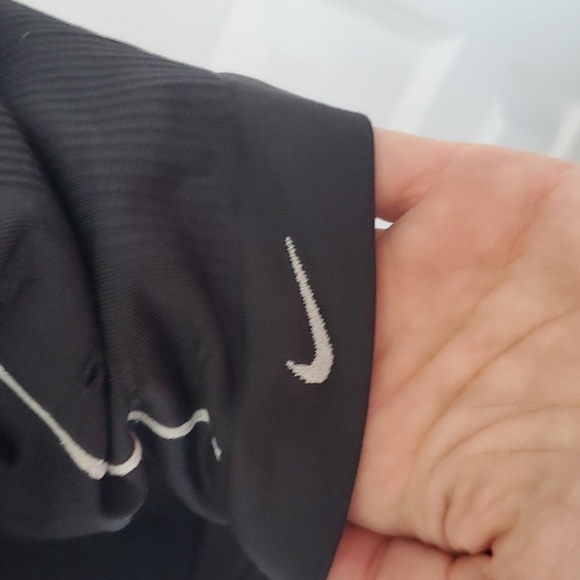 Nike Athletic Top With Hood and Quarter Length Sleeves in Size Small EUC - Picture 5 of 14